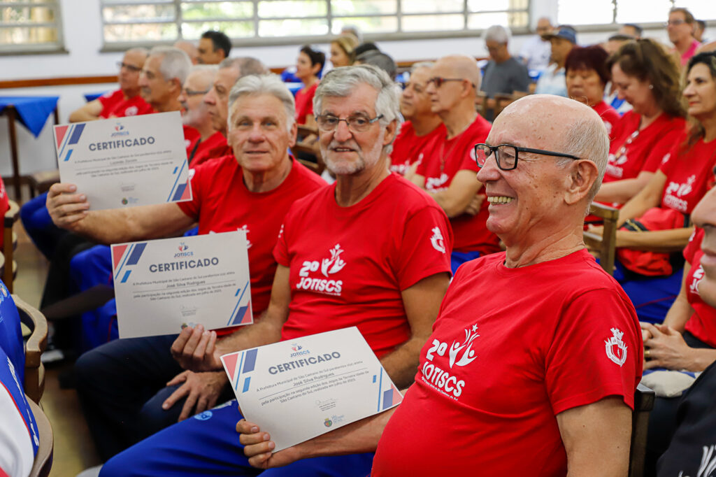 Auricchio homenageia atletas bicampeões dos Jogos da Terceira Idade de São Caetano do Sul

