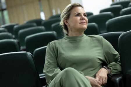 Alesp aprova projeto da deputada Carla Morando que obriga envio de identificação de técnicos para atendimento na residência dos usuários