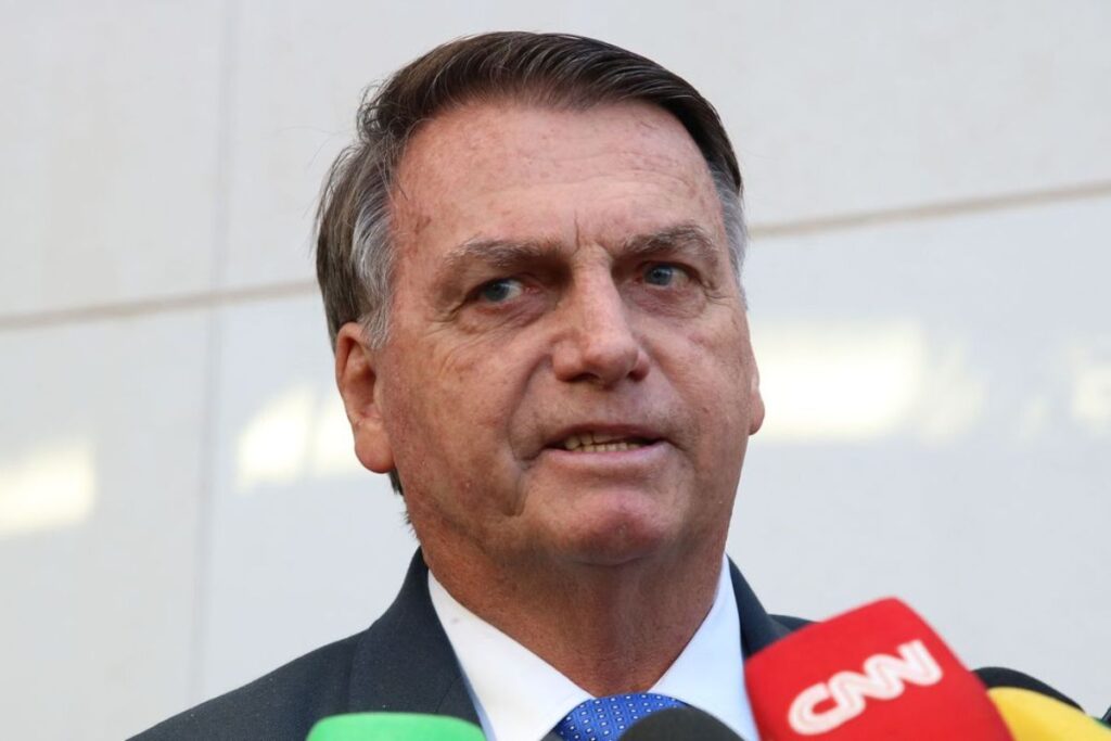 Bolsonaro é internado em São Paulo para exames de rotina