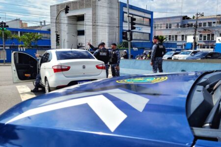 CGE de São Caetano alerta e GCM detém dois homens com antecedentes criminais por furto no Bairro Prosperidade