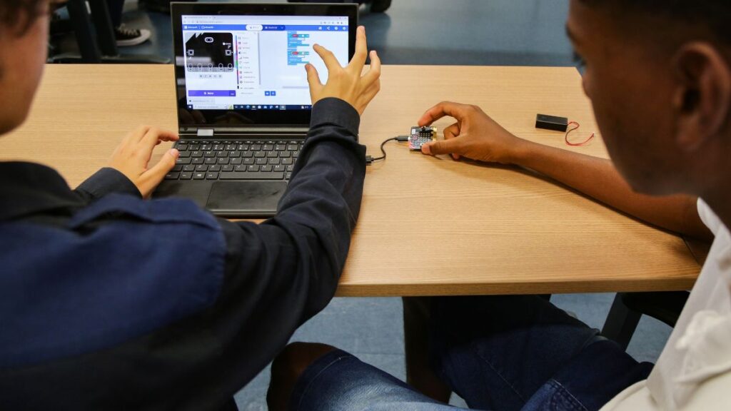 Novas turmas! Escolas do Sesi de Diadema e Santo André estão com inscrições abertas para o curso gratuito de programação e robótica