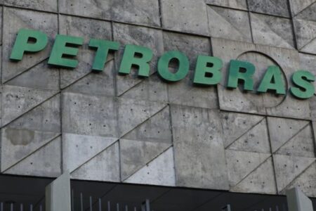 Petrobras reajusta preços da gasolina e do diesel para distribuidoras