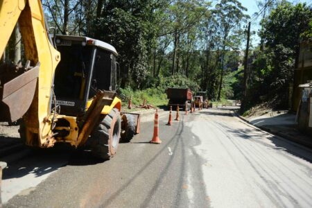 Prefeito de São Bernardo assina ordem de serviço para nova etapa de obras na Estrada dos Alvarengas Subtítulo