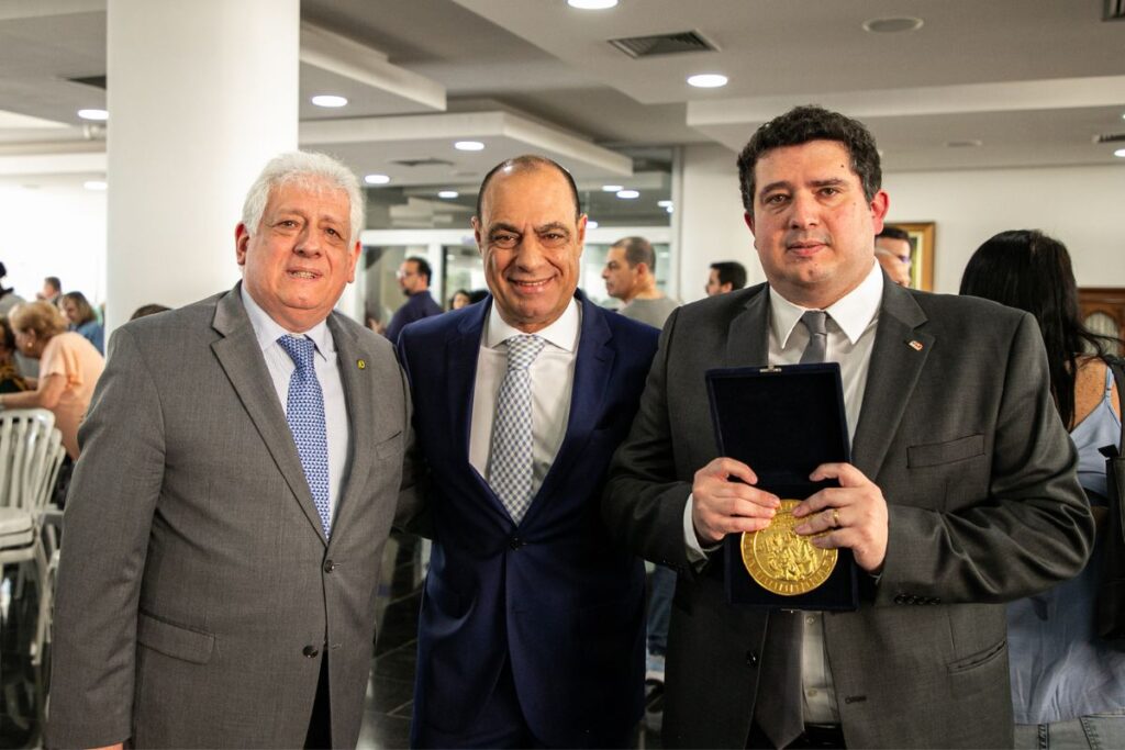 Prefeitura condecora personalidades de São Caetano com a Medalha Di Thiene