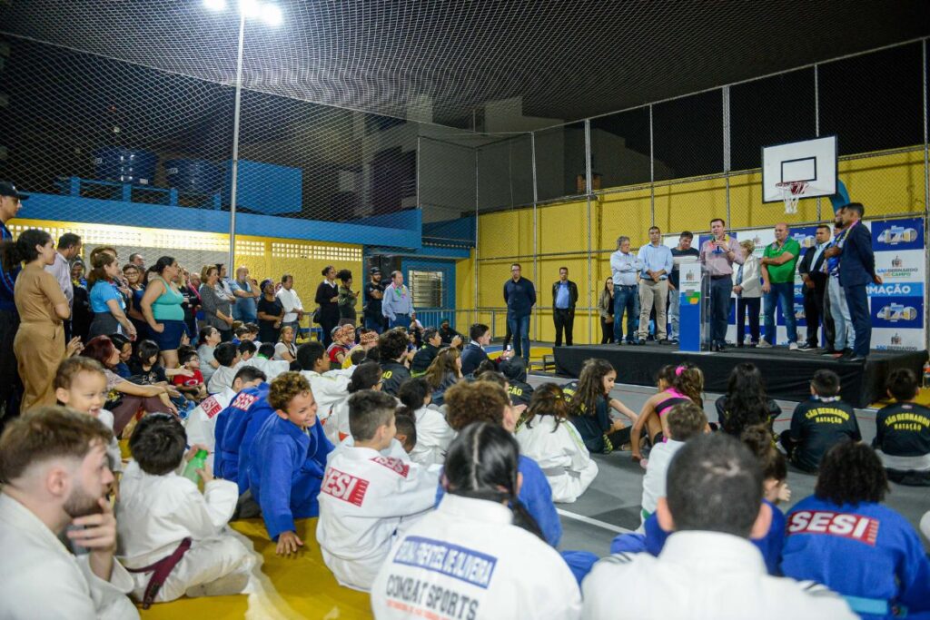 Prefeitura de São Bernardo entrega reforma do Crec Vila Marlene com piscina coberta e aquecida