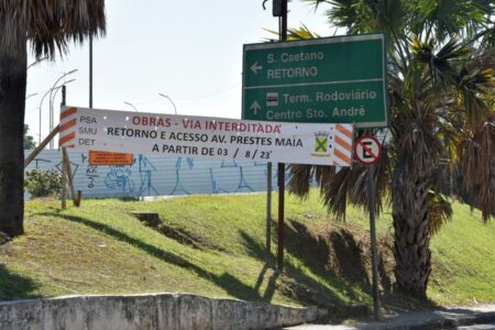 Santo André interdita acessos para Avenida Industrial na Praça Galdino Ramos