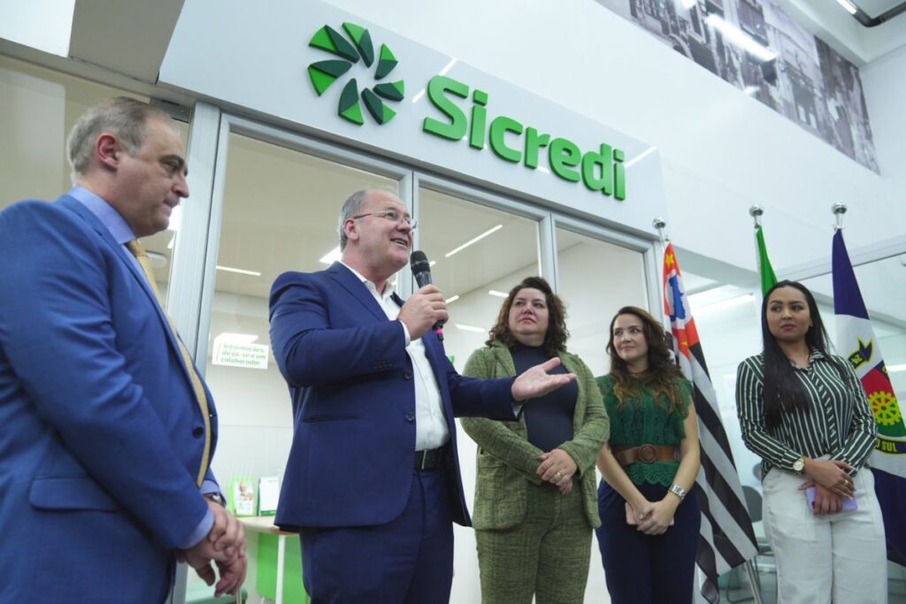 Sicredi Vale do Piquiri Abcd PRSP inaugura agência em parceria com a ACISCS