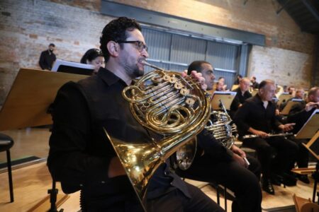 Sinfônica de Santo André leva concerto sem violinos ao Cine Theatro Carlos Gomes