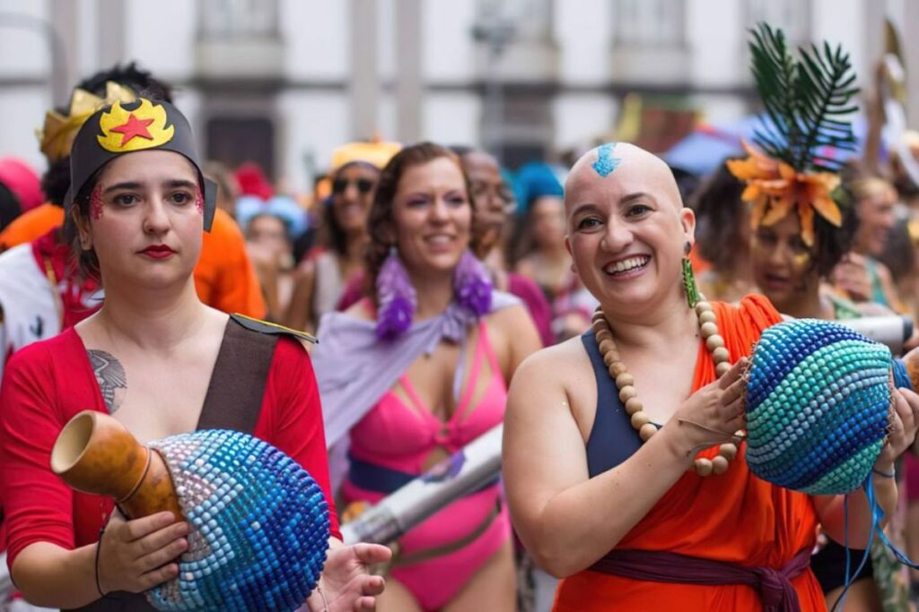 Mulheres contam como é viver com doença que provoca queda de cabelo