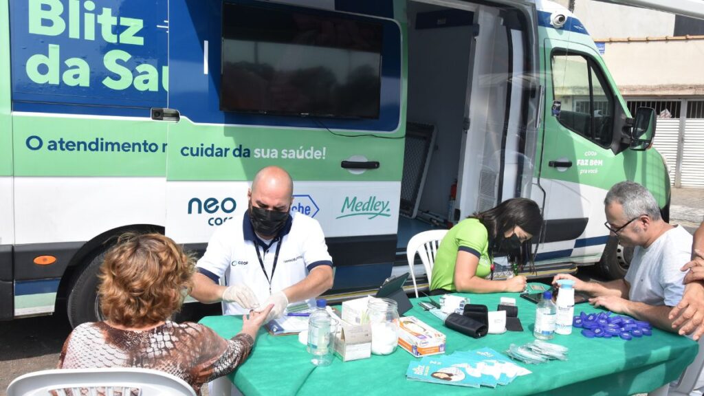 Rede de supermercados beneficia população com ações gratuitas de saúde