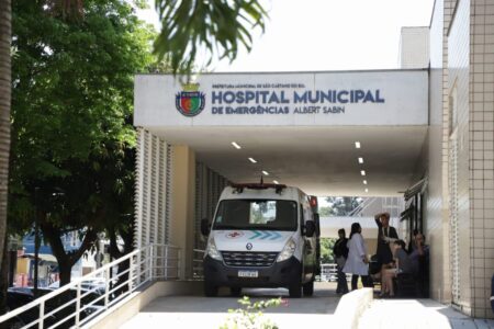 Auricchio Assina Ordem de Serviço para Expansão do Hospital Albert Sabin