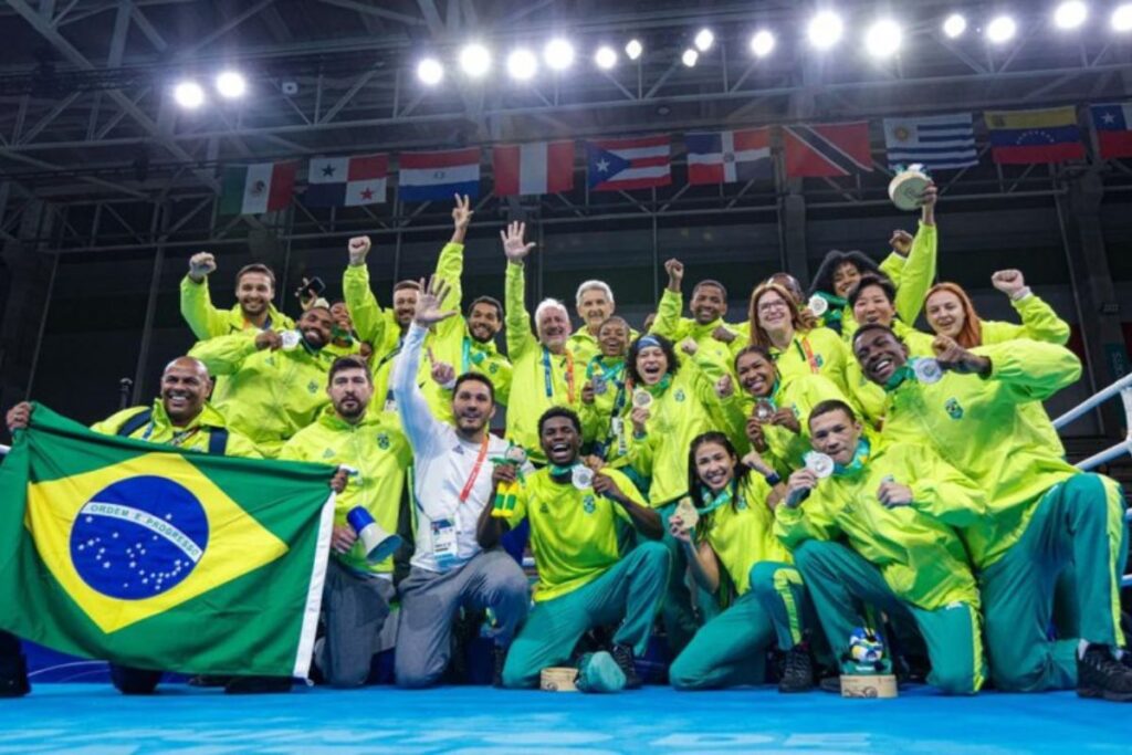 Boxe brasileiro faz história em Santiago 2023 com recorde de medalhas