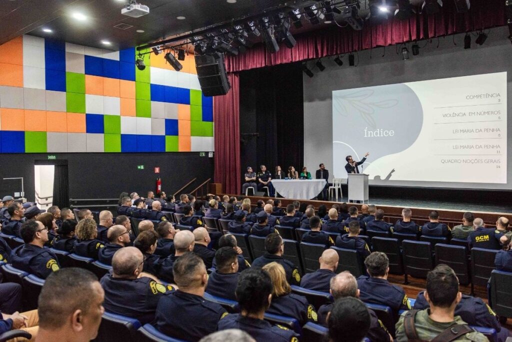 Campanha contra violência doméstica capacita 220 agentes de segurança de São Bernardo