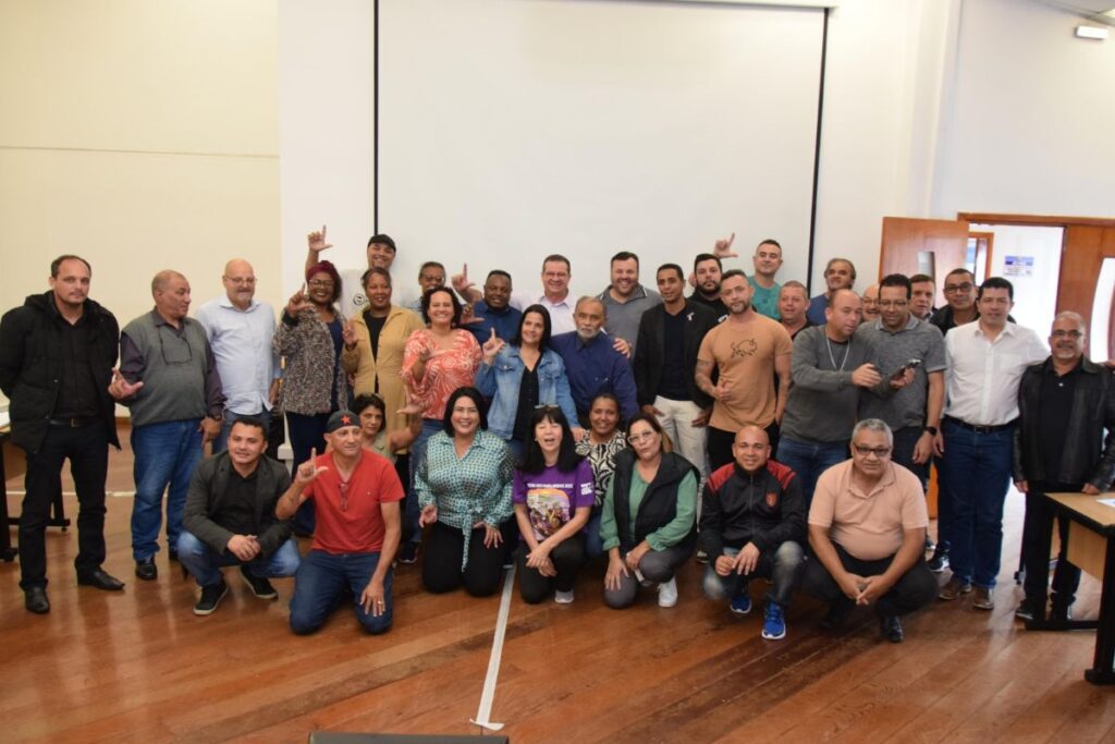 Deputado estadual Luiz Fernando e sindicalistas discutem o futuro de São Bernardo