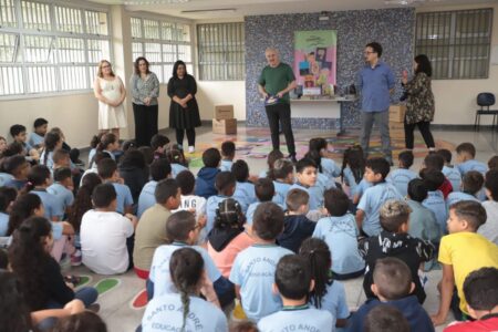 Educação de Santo André amplia acervo para incentivo à leitura