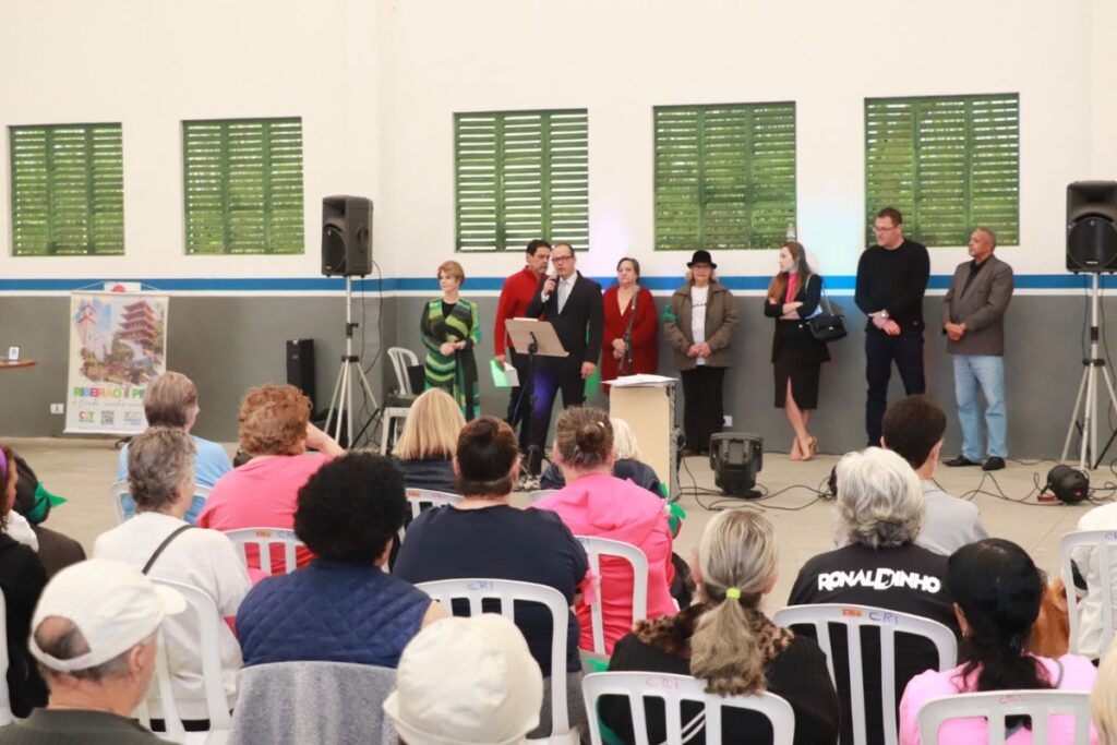 Encontro da Melhor Idade de Ribeirão Pires reuniu cerca de 200 pessoas no Parque Oriental
