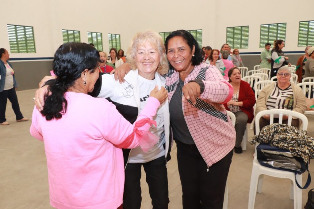 Encontro da Melhor Idade de Ribeirão Pires reuniu cerca de 200 pessoas no Parque Oriental