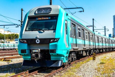 Linha de trem privatizada, em São Paulo, segue sem funcionar após pane