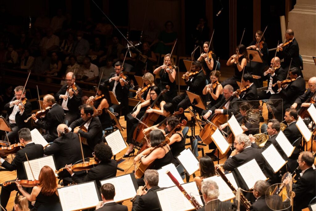 Maestro Gergely Madaras e Pianista Louis Schwizgebel tocam com Osesp, que também se apresenta no teatro  B32