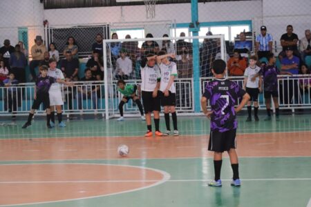 No encerramento do torneio, Festival Estudantil do Futuro sagra campeões do futsal