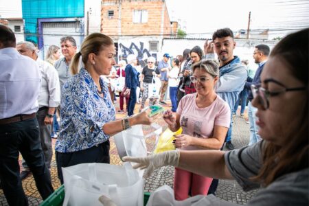 Programa EcoTroca repassa 150 kg de alimentos a moradores do Bairro São José, em São Caetano