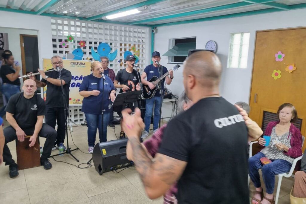 Projeto Estação Alegria leva música e diversão a idosos de São Caetano

