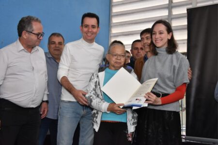 Santo André entrega 1.026 escrituras a moradores do Núcleo Cruzado II