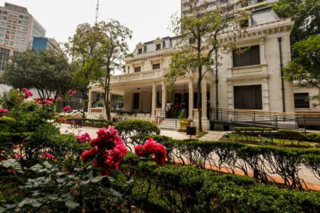 São Paulo Casa das Rosas reabre restaurada e com nova exposição