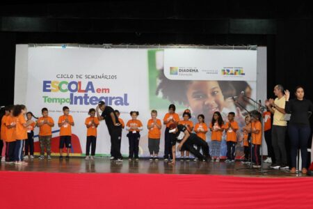 Seminário sobre escola em tempo integral tem início em Diadema