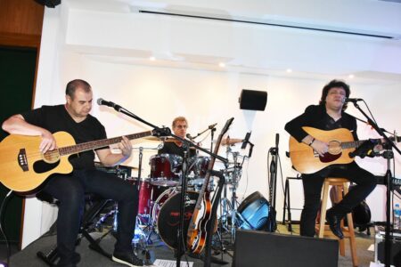 Cantor Marcio Augusto faz show acústico na Sociedade Ítalo-Brasileira de Santo André