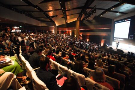 Congresso reúne especialistas renomados na capital paulista para debater saúde mental no trabalho