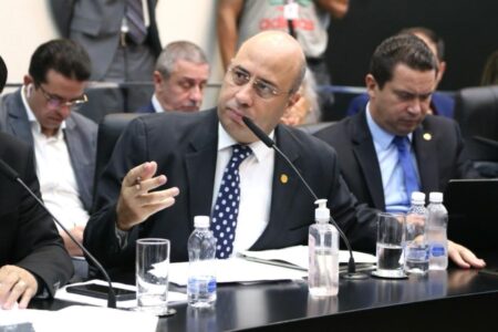 Deputado Oseias de Madureira Questiona Práticas da Enel em CPI