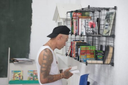 Santo André abre espaço de leitura em centro para pessoas em situação de rua