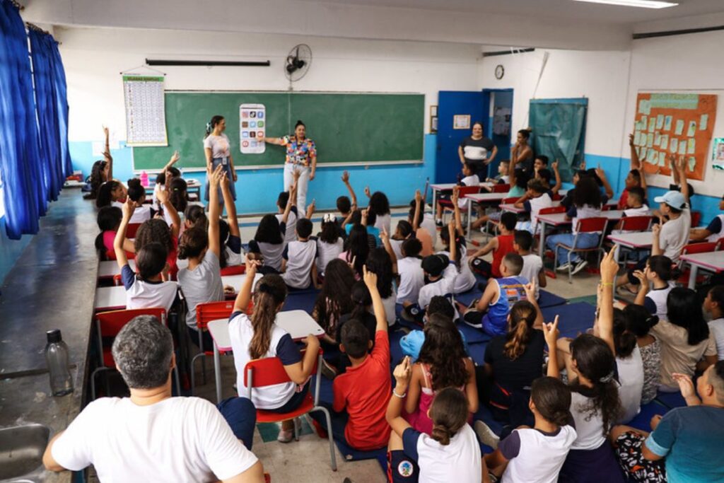 Estudantes de Diadema recebem formação sobre uso seguro da internet