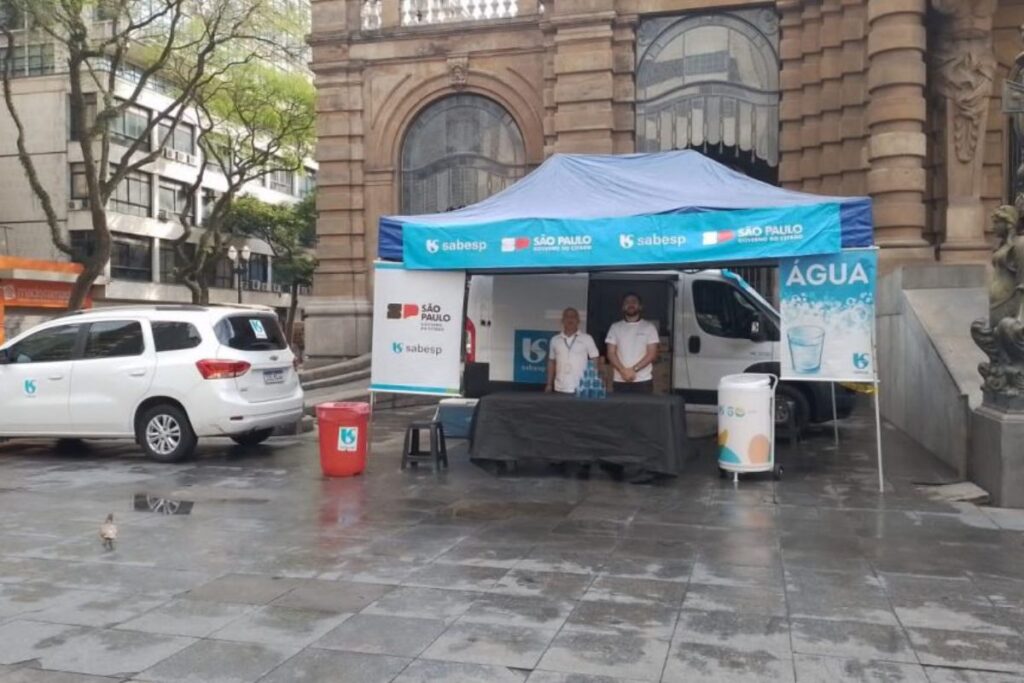 Nova onda de calor mobiliza ações de SP para distribuição de água no centro da capital