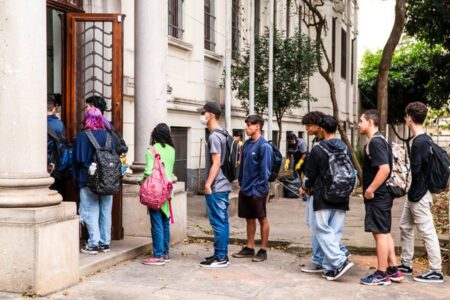 Almoço nas férias Educação de SP abrirá 3.422 escolas estaduais no mês de janeiro