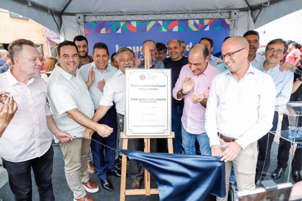 Auricchio inaugura o Restaurante Municipal Nosso Prato