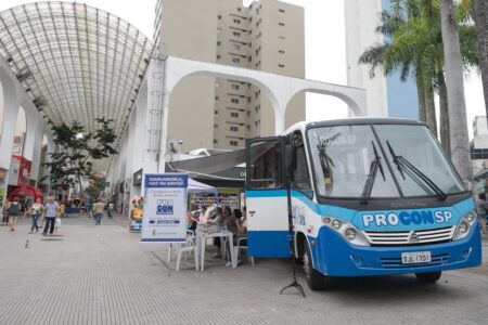 Calçadão da Rua Coronel Oliveira Lima recebe Procon Móvel nesta terça