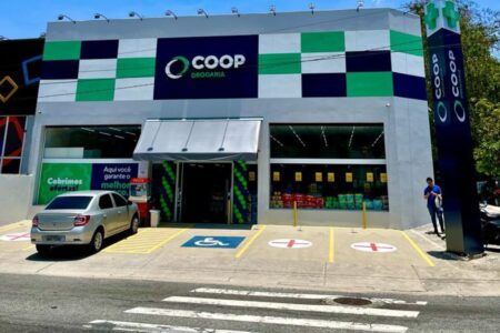 Coop Drogaria inaugura três unidades em um único dia