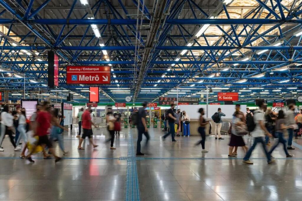 Metrô de SP alerta para golpes de desapropriação de imóveis