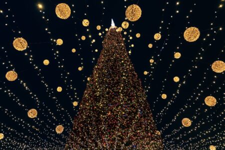 Natal Iluminado 2023 com apoio da ABCasa, concurso elege as 75 melhores decorações da capital paulista