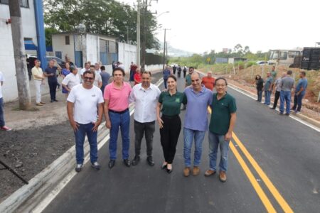 Prefeitura de Mauá entrega mais uma rua pavimentada