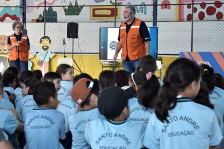 Projeto da Defesa Civil de Santo André ensina 7 mil crianças sobre prevenção de desastres