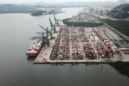 Porto de Santos recebe, pela primeira vez, navio com 366 metros de comprimento