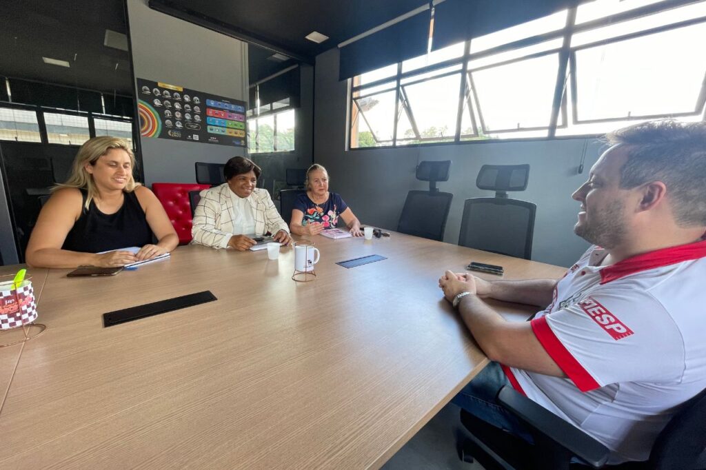 Prefeitura de Ribeirão Pires firma parceria com o Sesi e terá EJA Profissionalizante