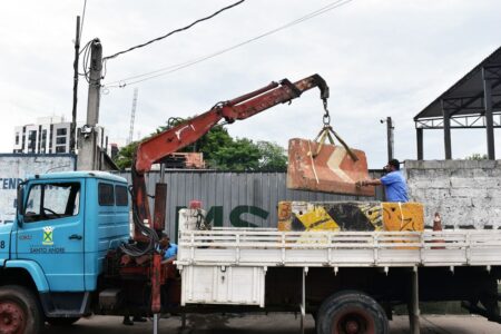 Santo André interdita comércio de sucata por lançamento irregular de esgoto em córrego