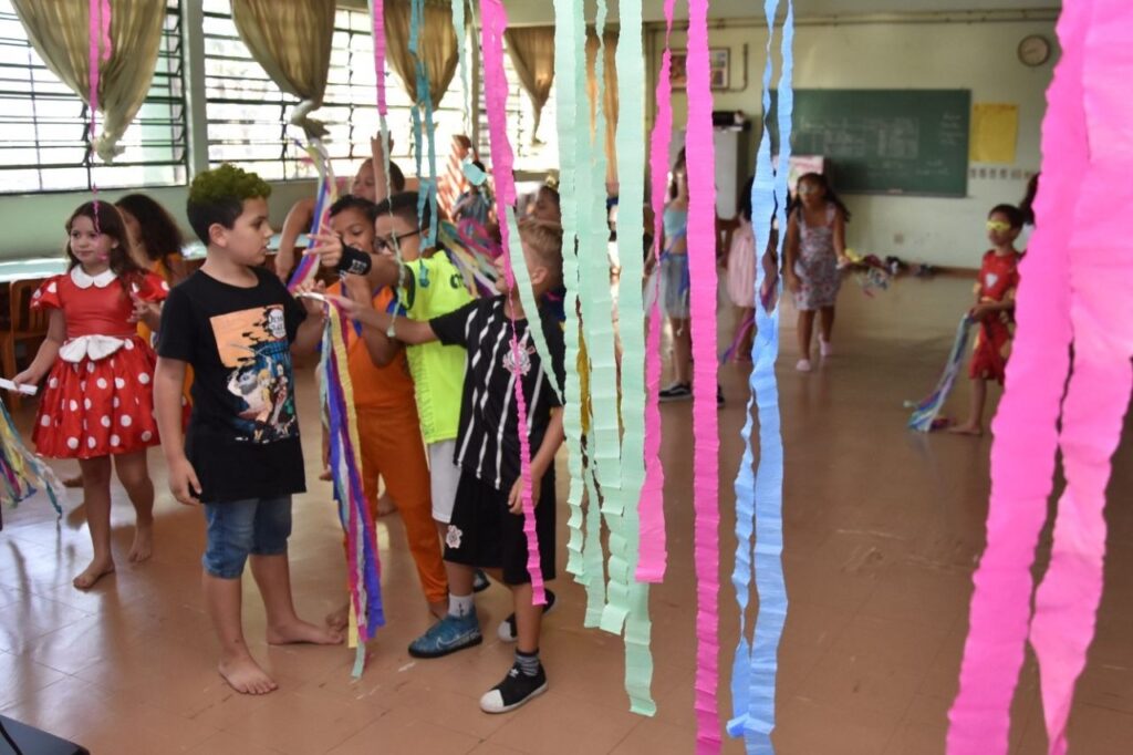 Escolas e Centros Educacionais de Santo André entram no clima do Carnaval