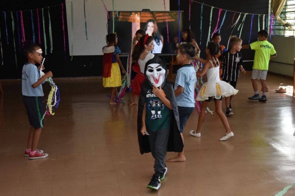 Escolas e Centros Educacionais de Santo André entram no clima do Carnaval