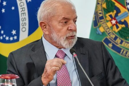 Lula revoga reoneração de 17 setores da economia