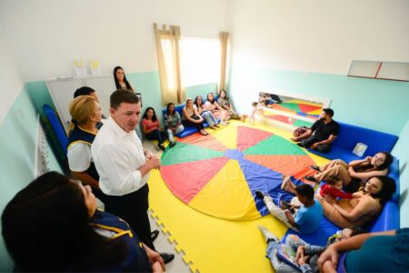 Prefeito Orlando Morando autoriza início das aulas de nova creche no Golden Park